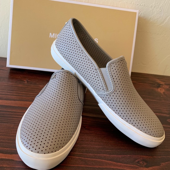 Michael Kors ♥️ slip on shoes - Picture 3 of 7